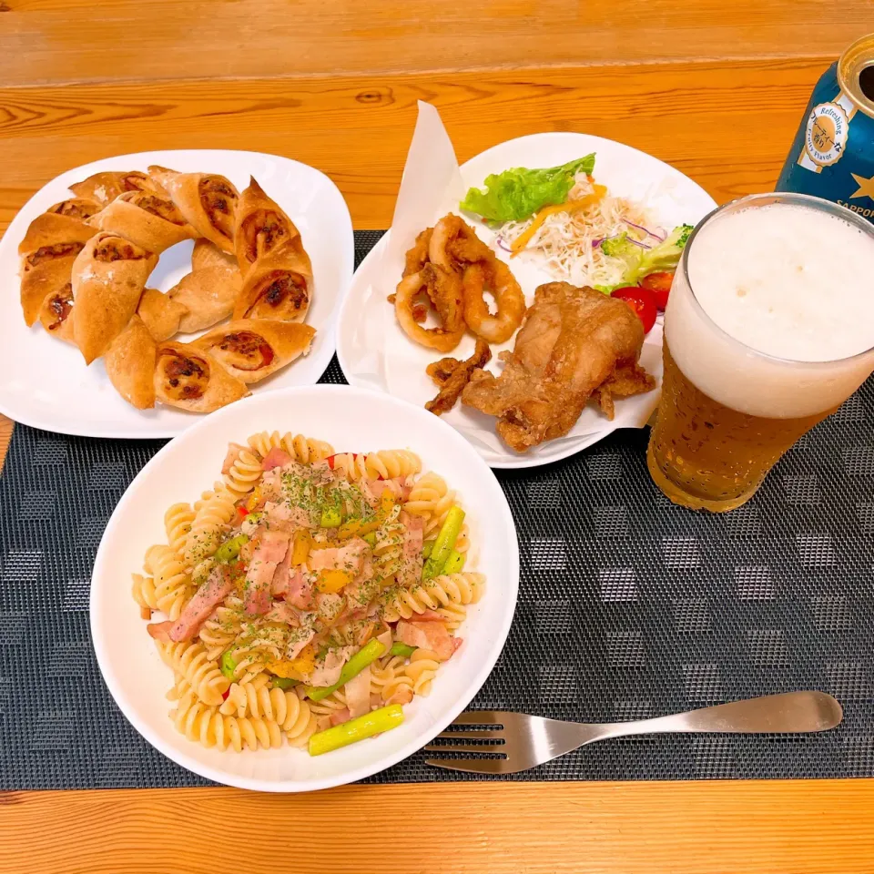 Snapdishの料理写真:二種類のベーコンとアスパラガスとパプリカのオイルソースパスタ|Ruotoさん