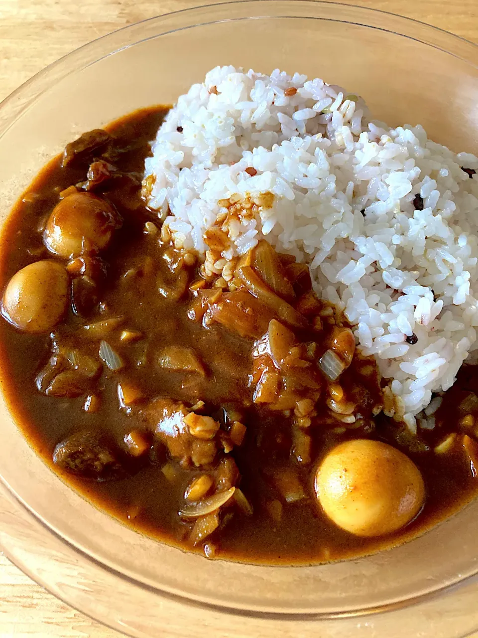 牛すじとウズラの卵のカレーライス🍛ʕु-̫͡-ʔु”|さくたえさん