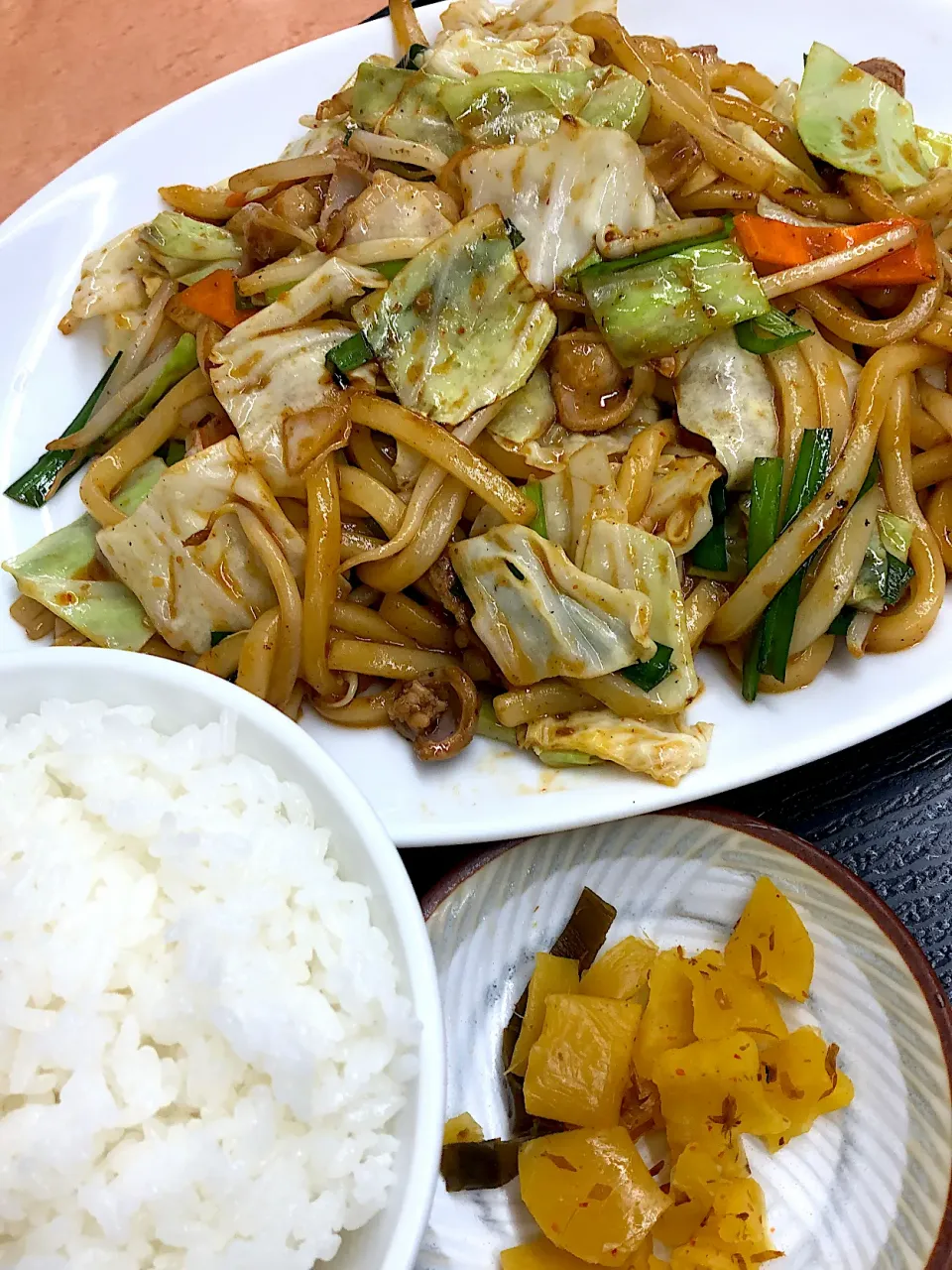 ホルモン焼きうどん定食|藤本 ひろきさん