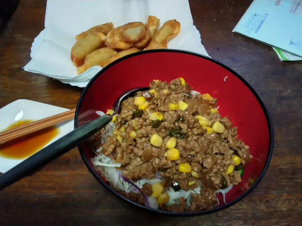 揚げ餃子、昨夜の残りの肉味噌どんぶり|にんにくと唐辛子が特に好き❤️(元シャリマー)さん