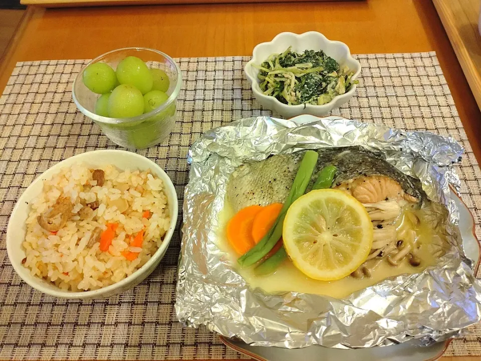 ☆鮭のホイル焼き
☆水菜のカラシ和え
☆鶏釜飯
☆シャインマスカット|chikakoさん