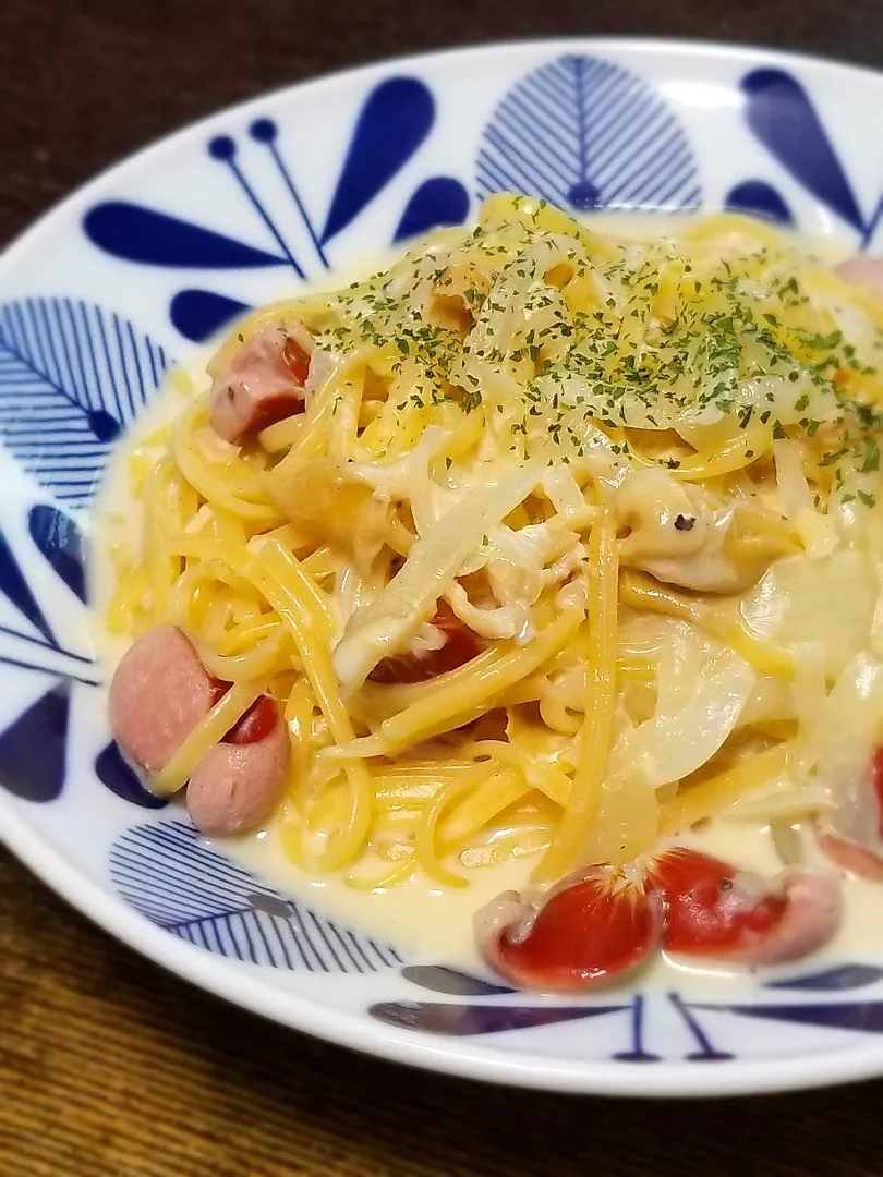 Snapdishの料理写真:パパ作👨たもぎ茸とウインナーのクリームパスタ|ぱんだのままんさん