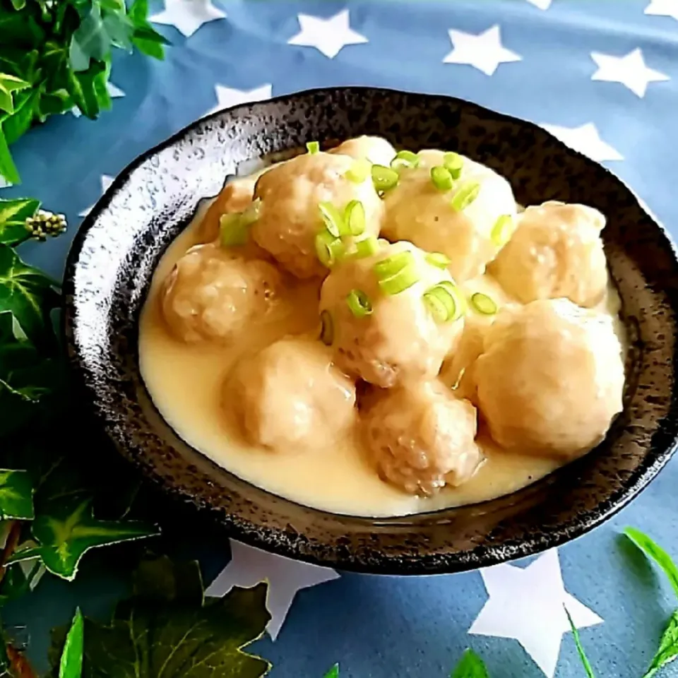 残りごはんで、もちもち鶏団子の豆乳クリーム|小豆🌼さん