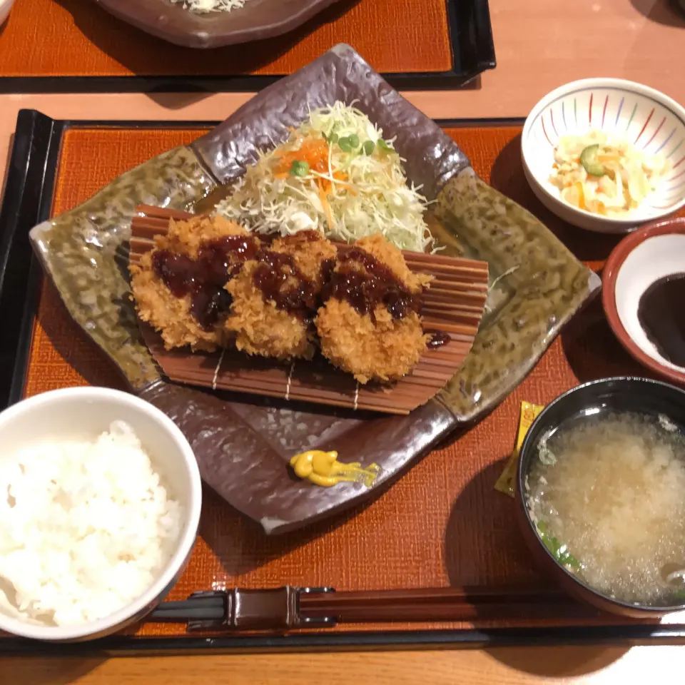 晩飯/外食ご飯少なめ/でもおかわりしたい|hal2000さん