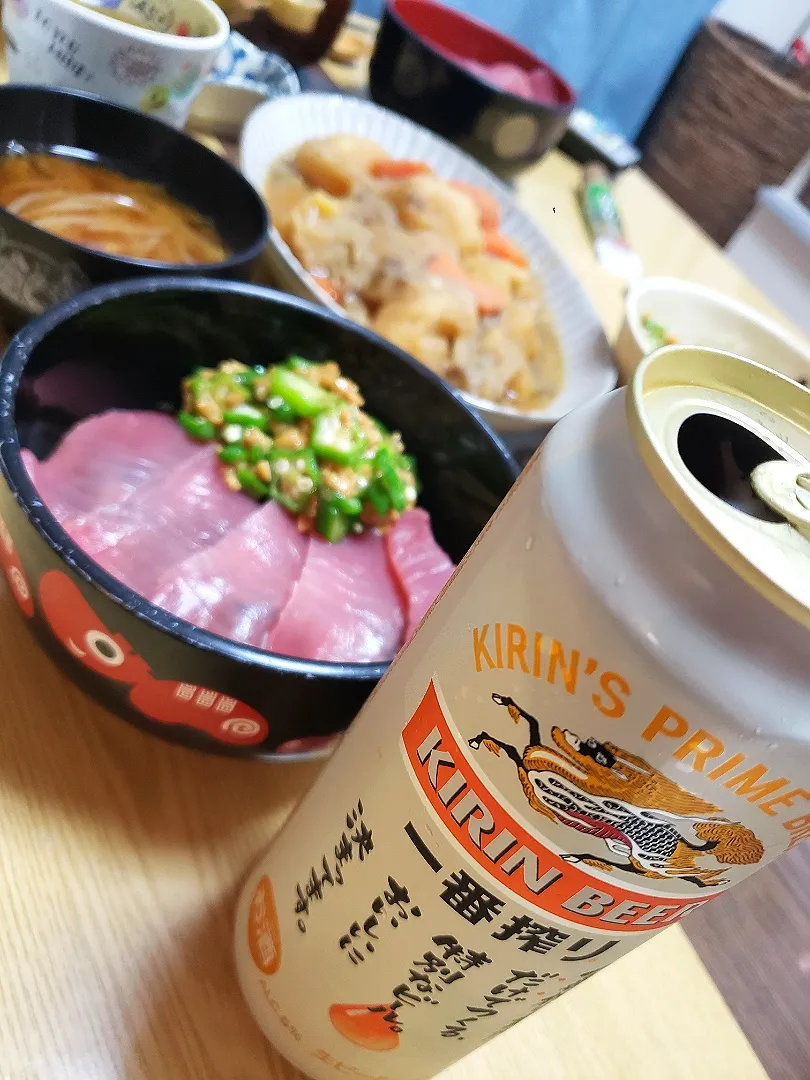 マグロオクラ納豆丼と一番搾り🍻|まいこさん