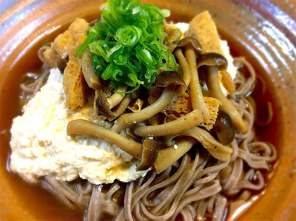 Snapdishの料理写真:キノコの豆腐あんぶっかけ蕎麦|佐藤 周生さん