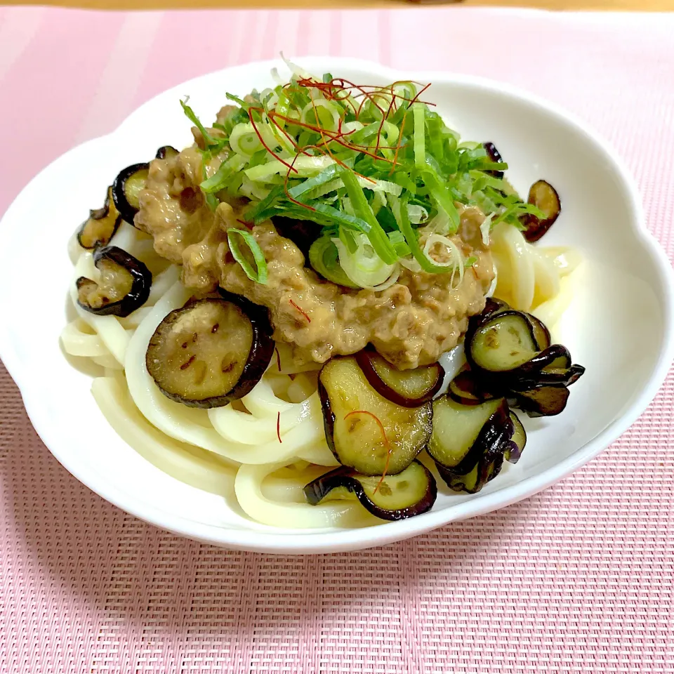 ゆーこどんさんの料理 火を使わない大豆肉みそでピリ辛なすジャージャーうどん|sayaさん