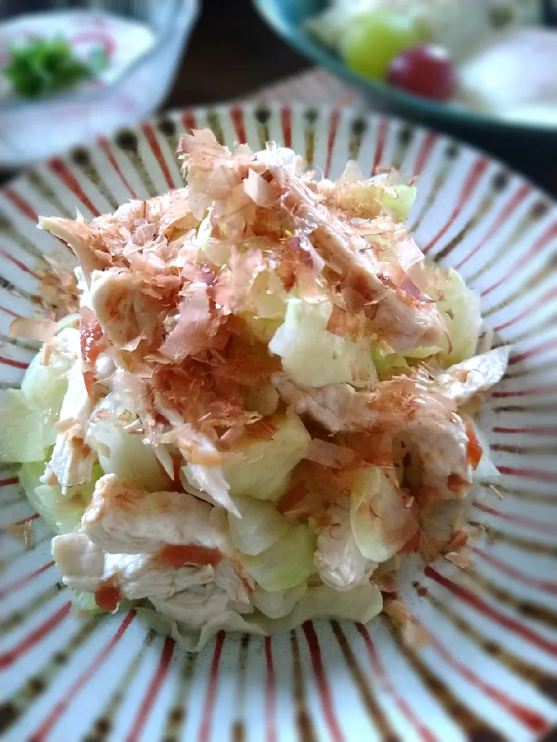 じゅんじゅんさんの料理 ＊キャベツと鶏胸肉の梅かつお和え＊|まめころさん