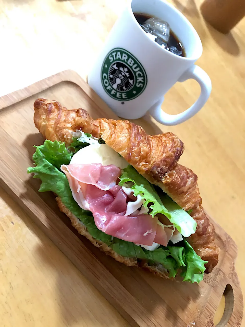 Snapdishの料理写真:おうちランチ☆クロワッサンサンド|めぐみさん