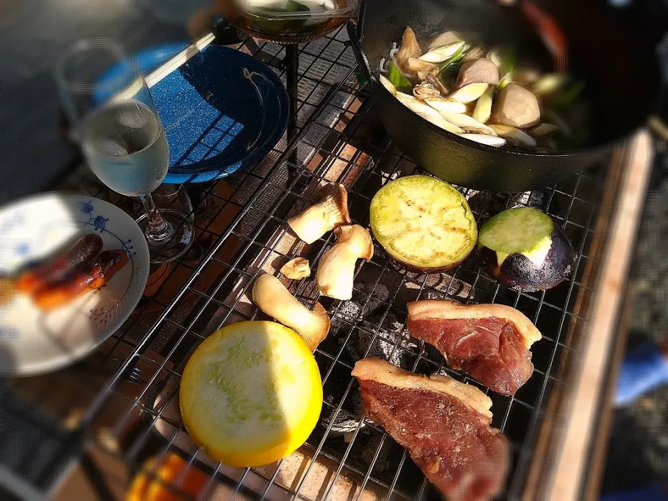 バーベキューの食卓|古尾谷りかこさん