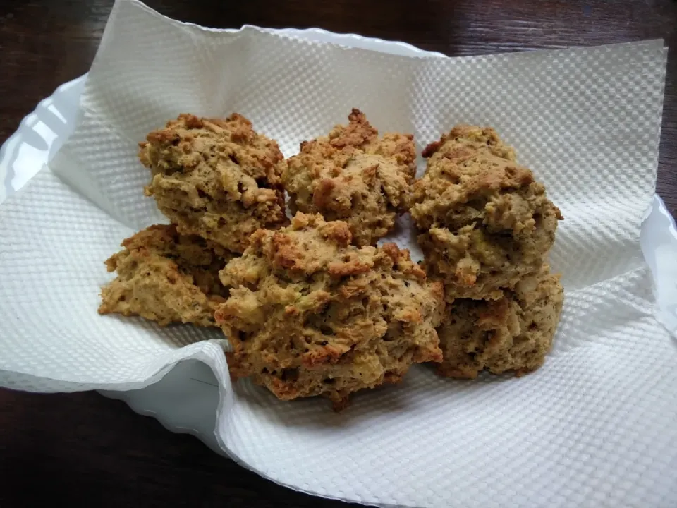 Snapdishの料理写真:さつまいもと黒糖入り黒胡麻きな粉の焼き菓子|にんにくと唐辛子が特に好き❤️(元シャリマー)さん