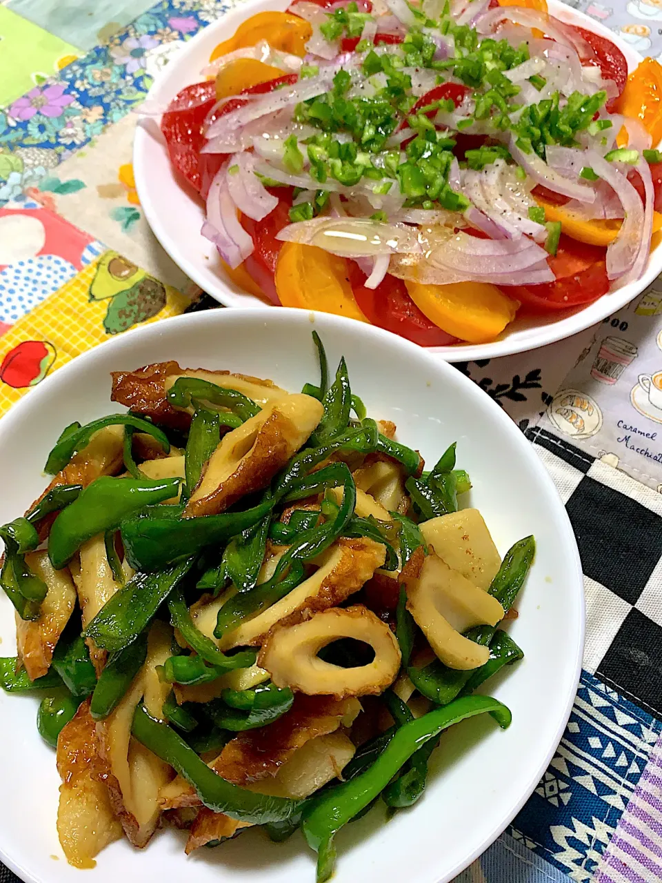 ピーマンとちくわ炒め&トマトのサラダ🍅|イタパセさん