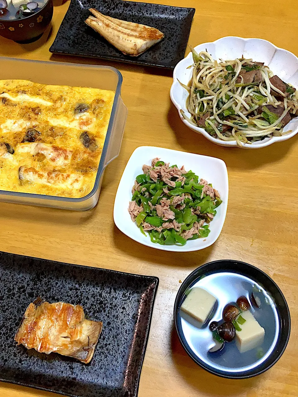 Snapdishの料理写真:#レバニラ　 #無限ピーマン　 #ミートソースオムレツ #ほっけ #しじみ汁|𝕜𝕪𝟙𝟘𝟚𝟘𝟙𝟠さん