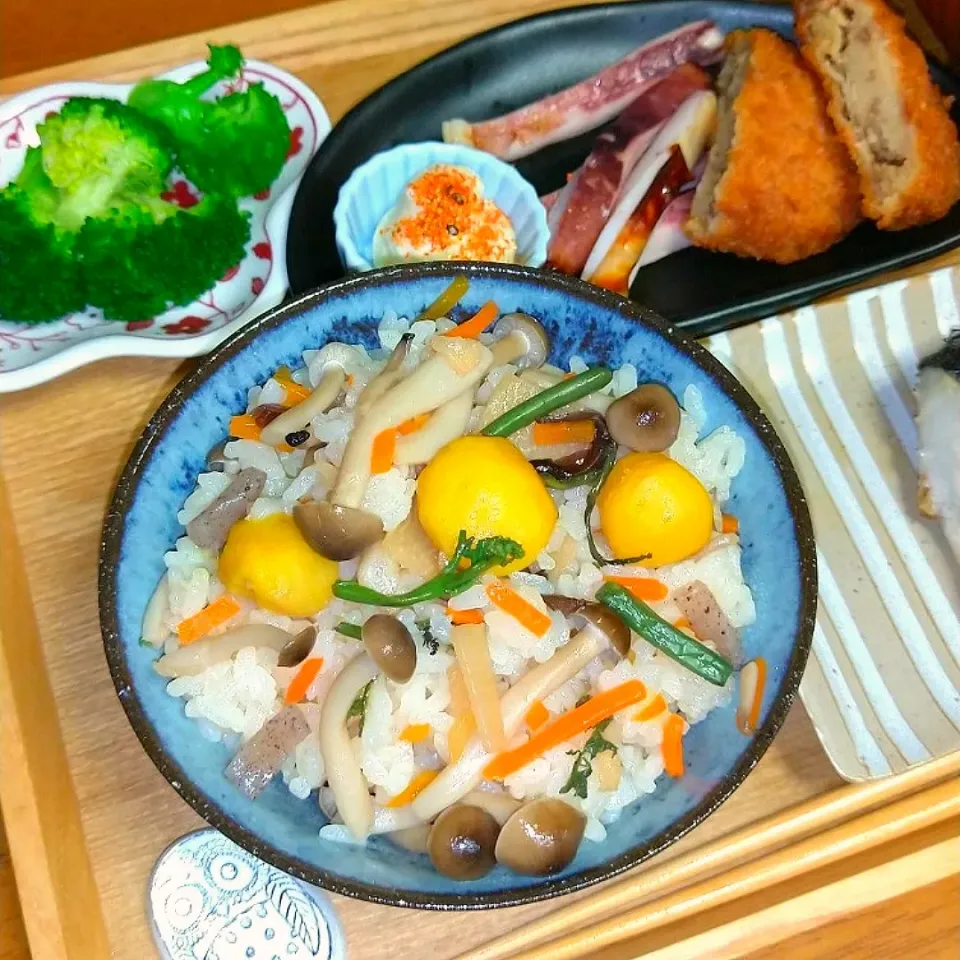 栗とキノコの炊き込みご飯🍁|とししいたけさん