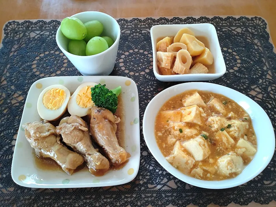 ☆手羽元さっぱり煮
☆麻婆豆腐
☆ジャガイモ味噌煮
☆シャインマスカット|chikakoさん