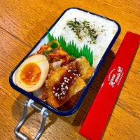 Snapdishの料理写真:娘ちゃん弁当　　チキンカツ|まつださんさん