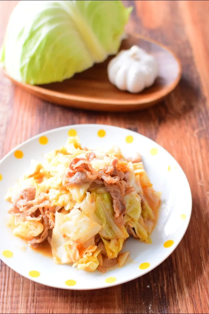 牛肉とキャベツのにんにく味噌炒めのレシピ|アマイモノ・クウ蔵さん