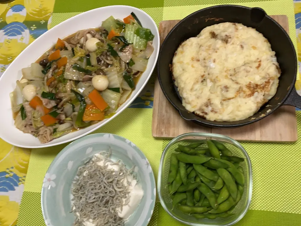 白菜と豚バラのうま煮、長芋焼き、じゃこのせ冷奴、黒崎茶豆|peanutsさん