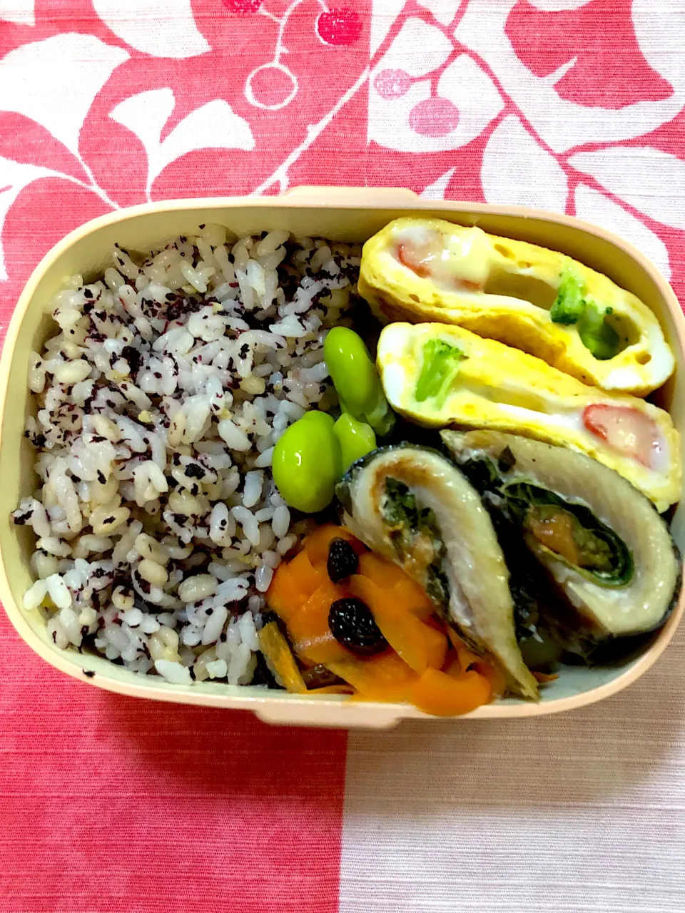 Snapdishの料理写真:ゆかりご飯弁当|kaori_831さん