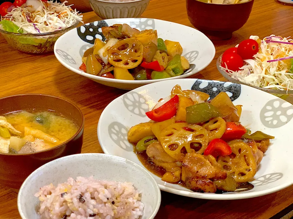 大戸屋風　鶏とたっぷり野菜の黒酢あん定食|ふくすけ食堂さん