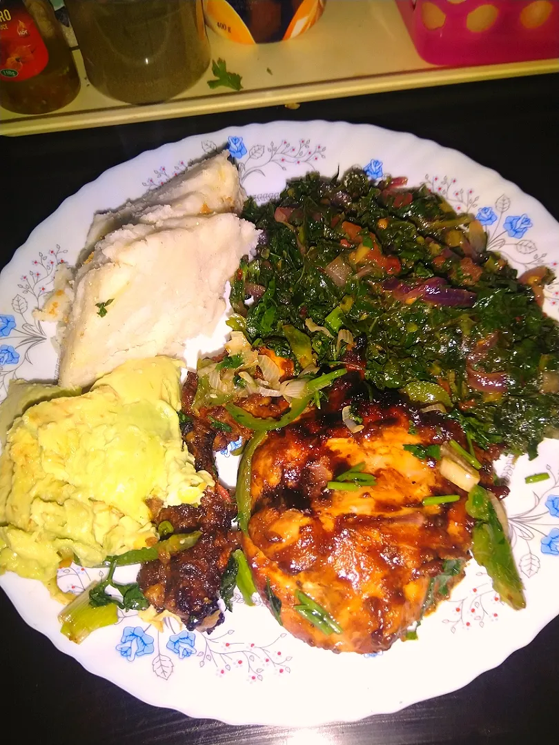 mayo chicken tikka served with ugali and sukuma wiki|June Kathokiさん