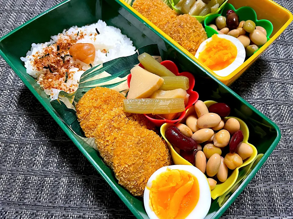 Snapdishの料理写真:カレーコロッケ弁当|mettiさん