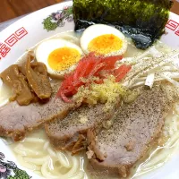 ヌードルメーカーで豚骨ラーメン|みやちゃんさん