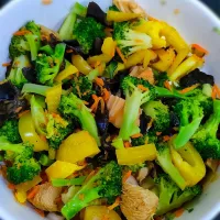 Snapdishの料理写真:stir fried broccoli, capsicum, carrot, mushroom and black fungus with fermented black bean sauce|Crystall Leongさん