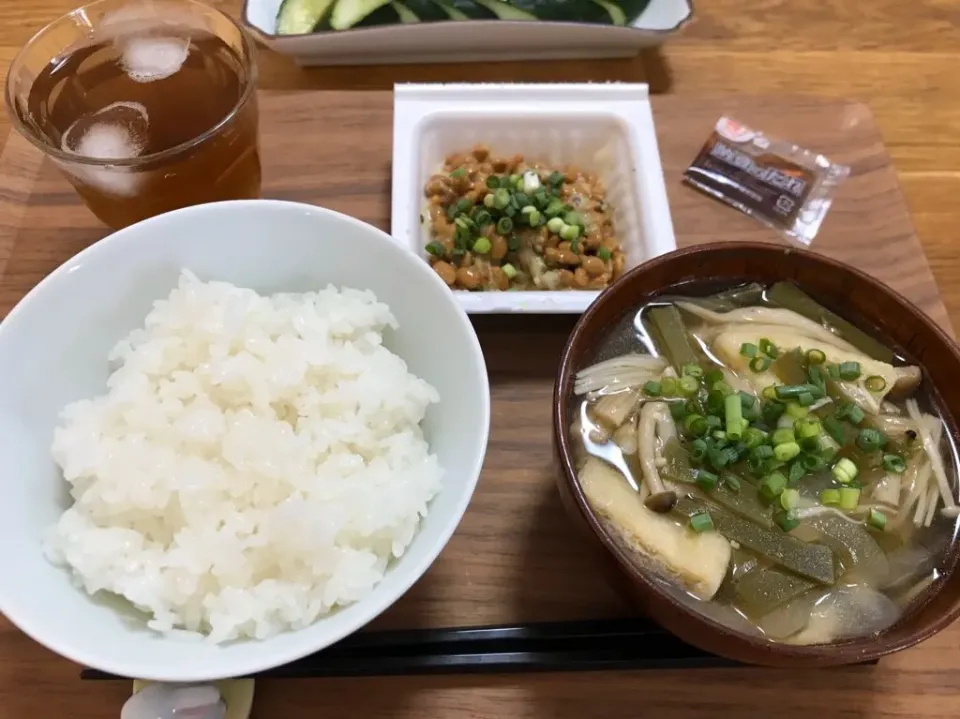 鰆の酒蒸し×きのこ！→お味噌汁で朝食|morimi32さん