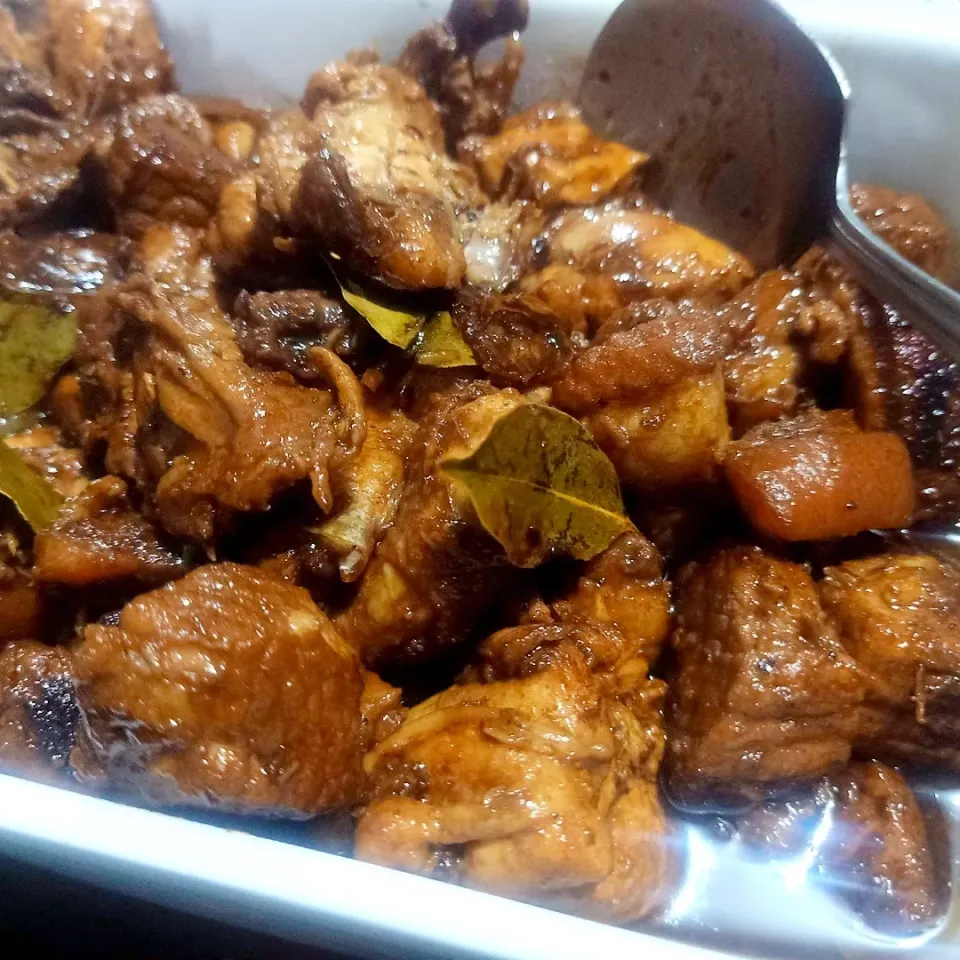 Pork and Chicken Adobo|The Wretched Chefさん