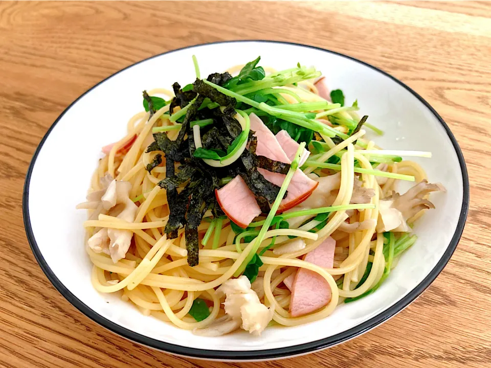 豆苗とハムと舞茸の和風パスタ|あやさん