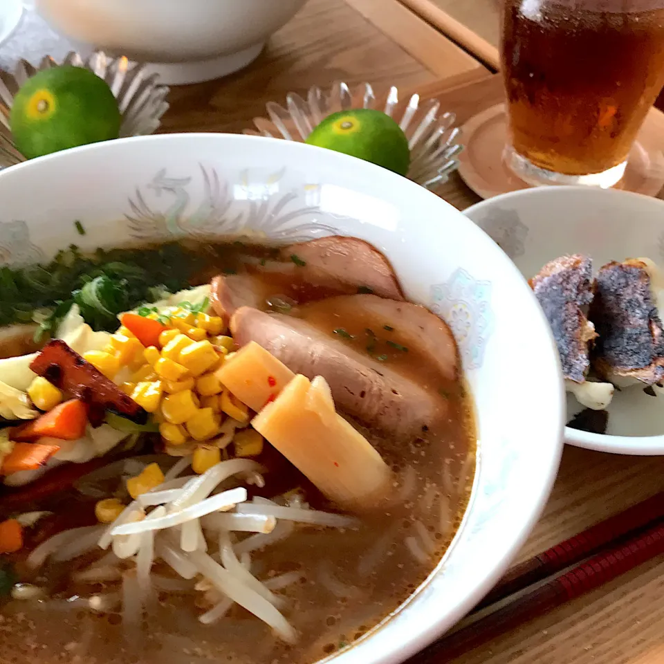 今日のお昼は野菜たっぷり味噌ラーメン|mokoさん