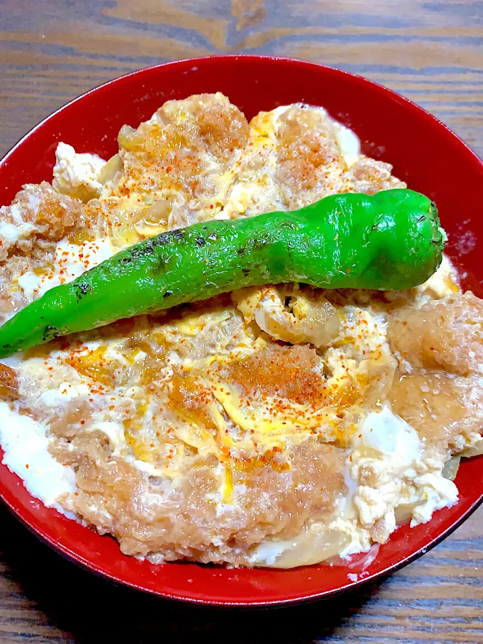 Snapdishの料理写真:昨夜の残り物を丼に。エビフライ、ヒレカツ丼^_^|きよっさんさん