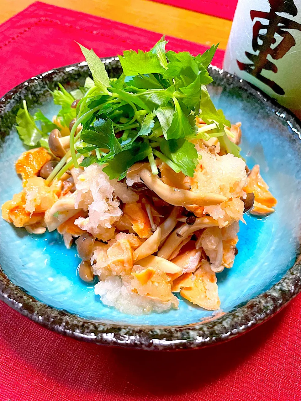 鮭ときのこ🍄のおろし煮🍀|おかちさん