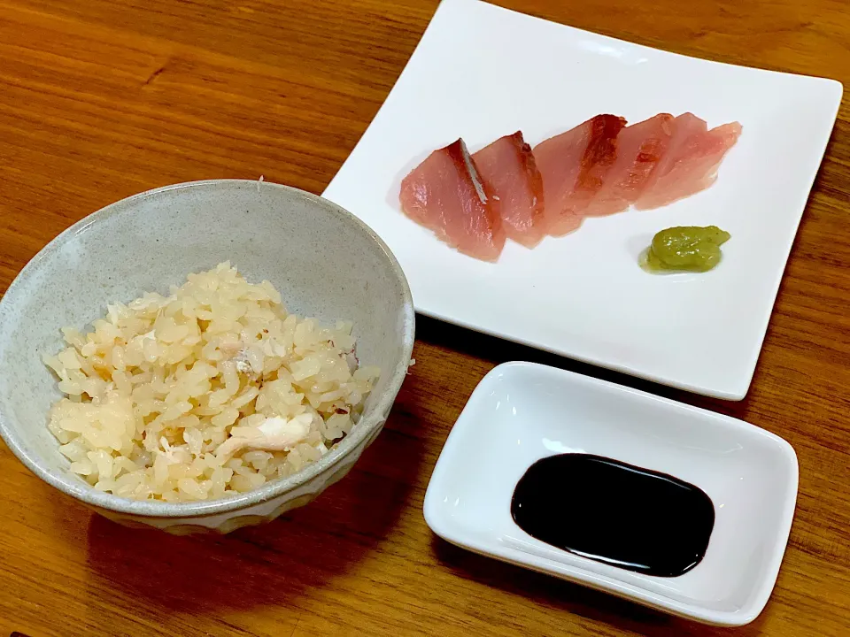 夜食♡鯛めしと天然ハマチのお刺身|ふくすけ食堂さん