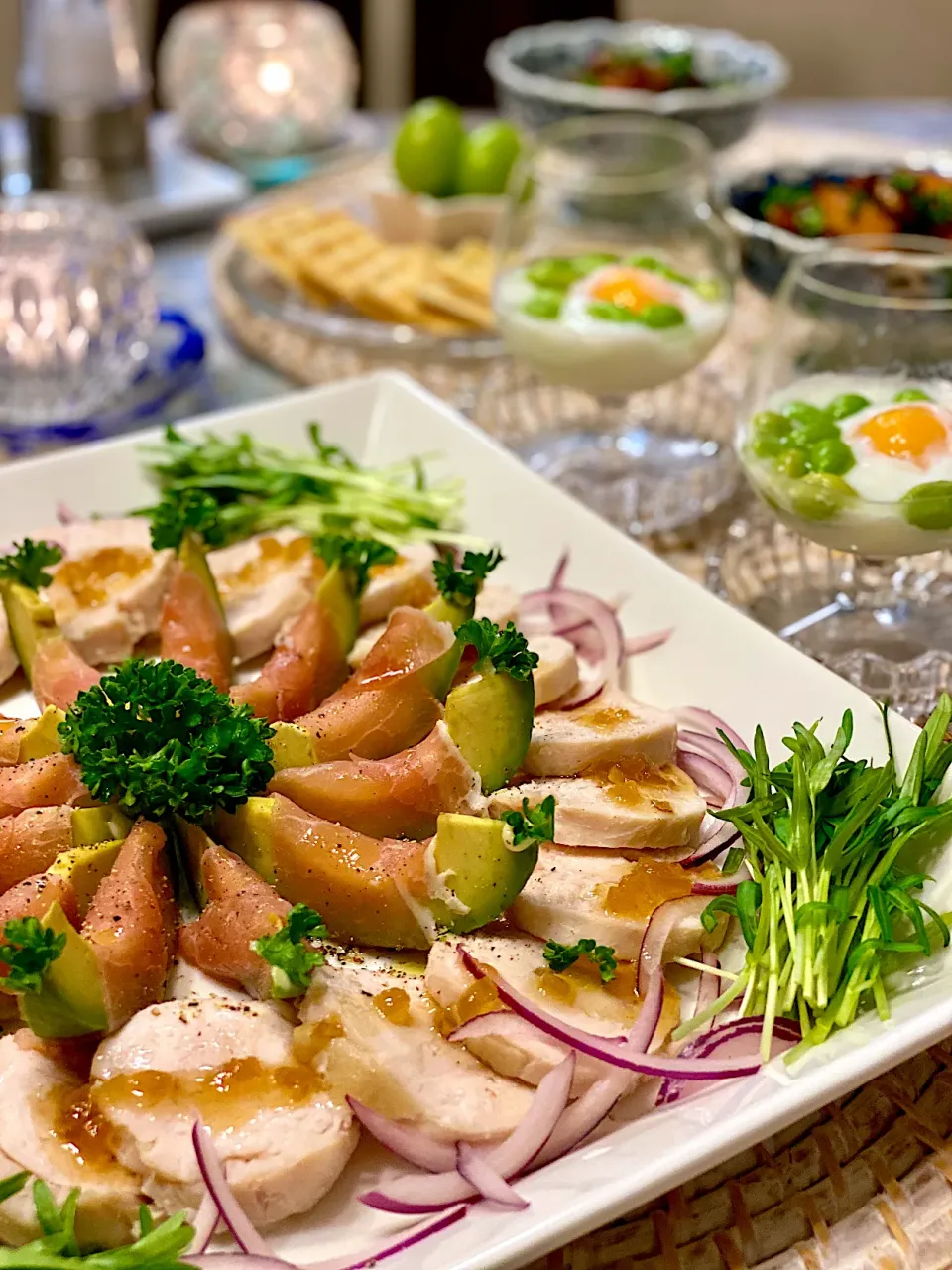 鷄むね肉で しっとり鶏ハム and アボカド🥑の生ハム巻き|paaruさん