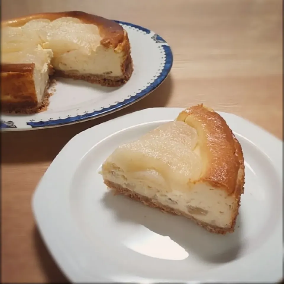 梨のベイクドチーズケーキ🧀|hrnさん