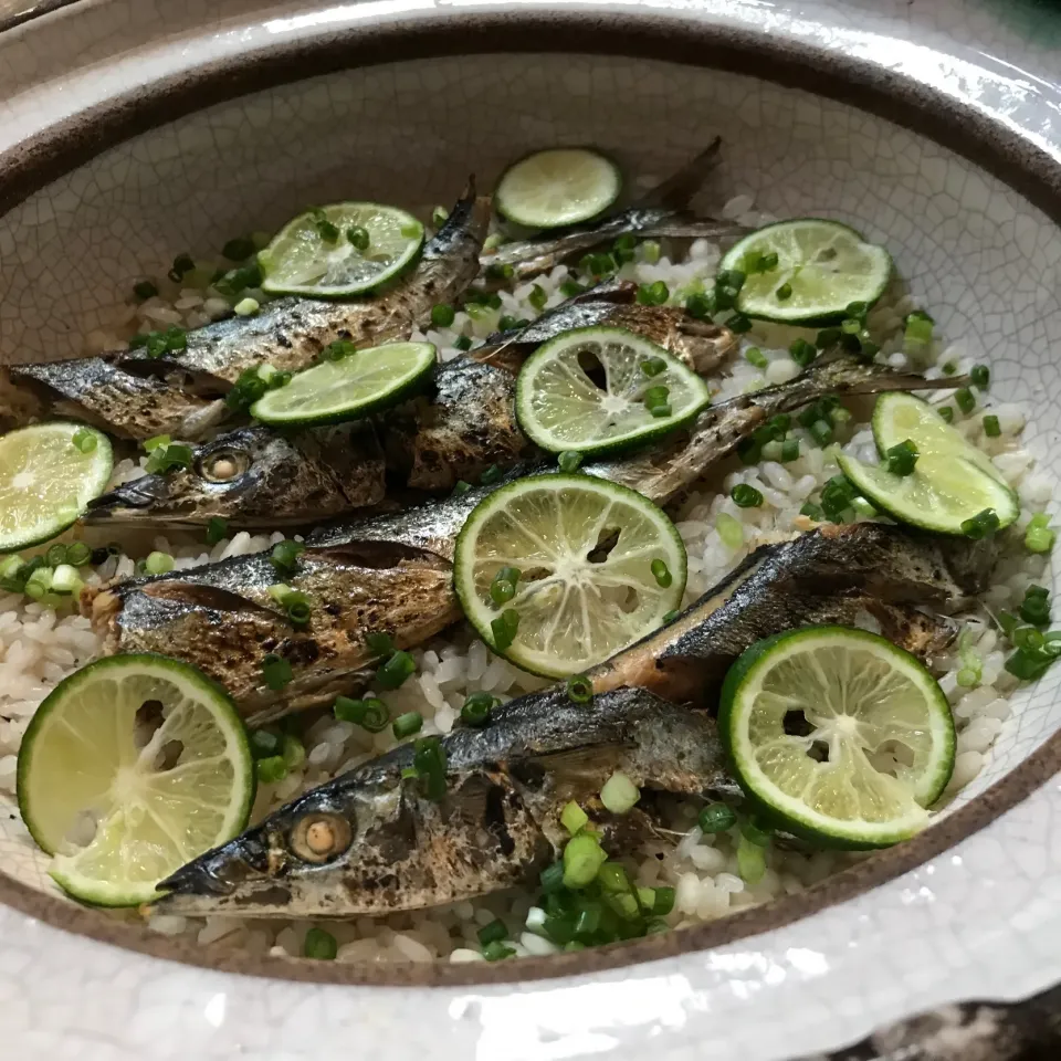 新秋刀魚の土鍋ご飯|koji toyodaさん