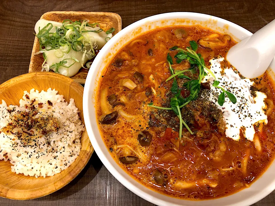 ビーフストロガノフ風トマトラーメン|shibazakiさん