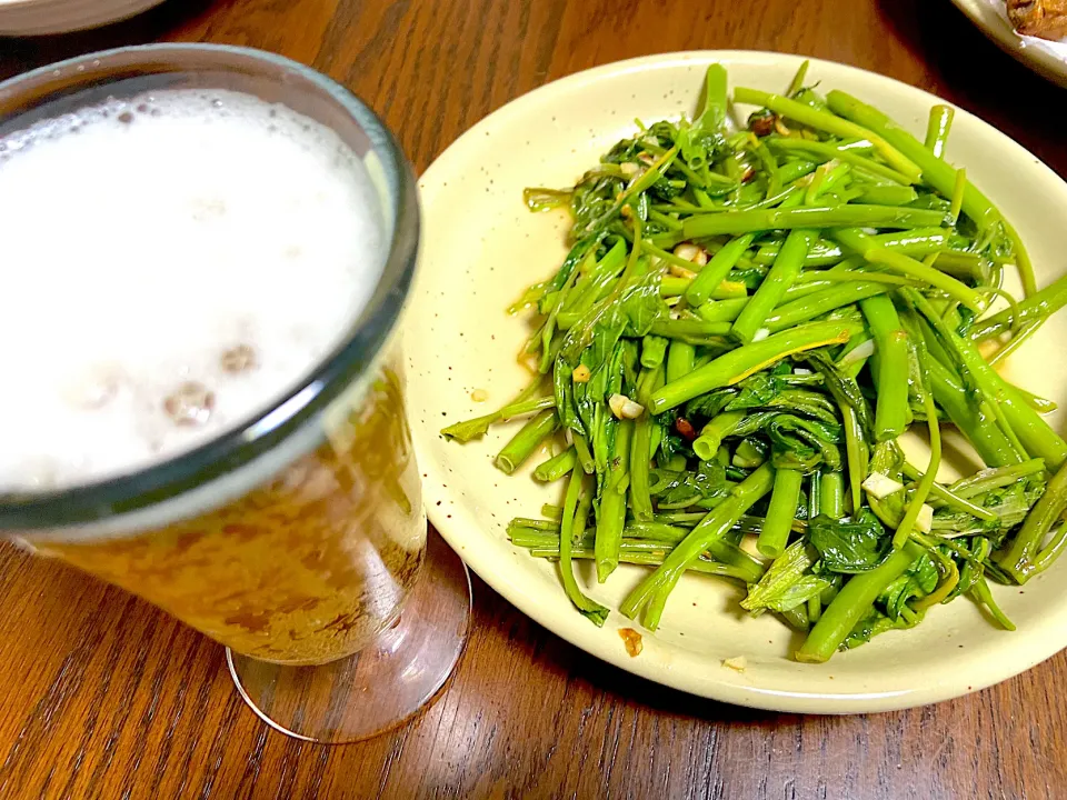 空芯菜炒めwithビール🍻|やさこさん