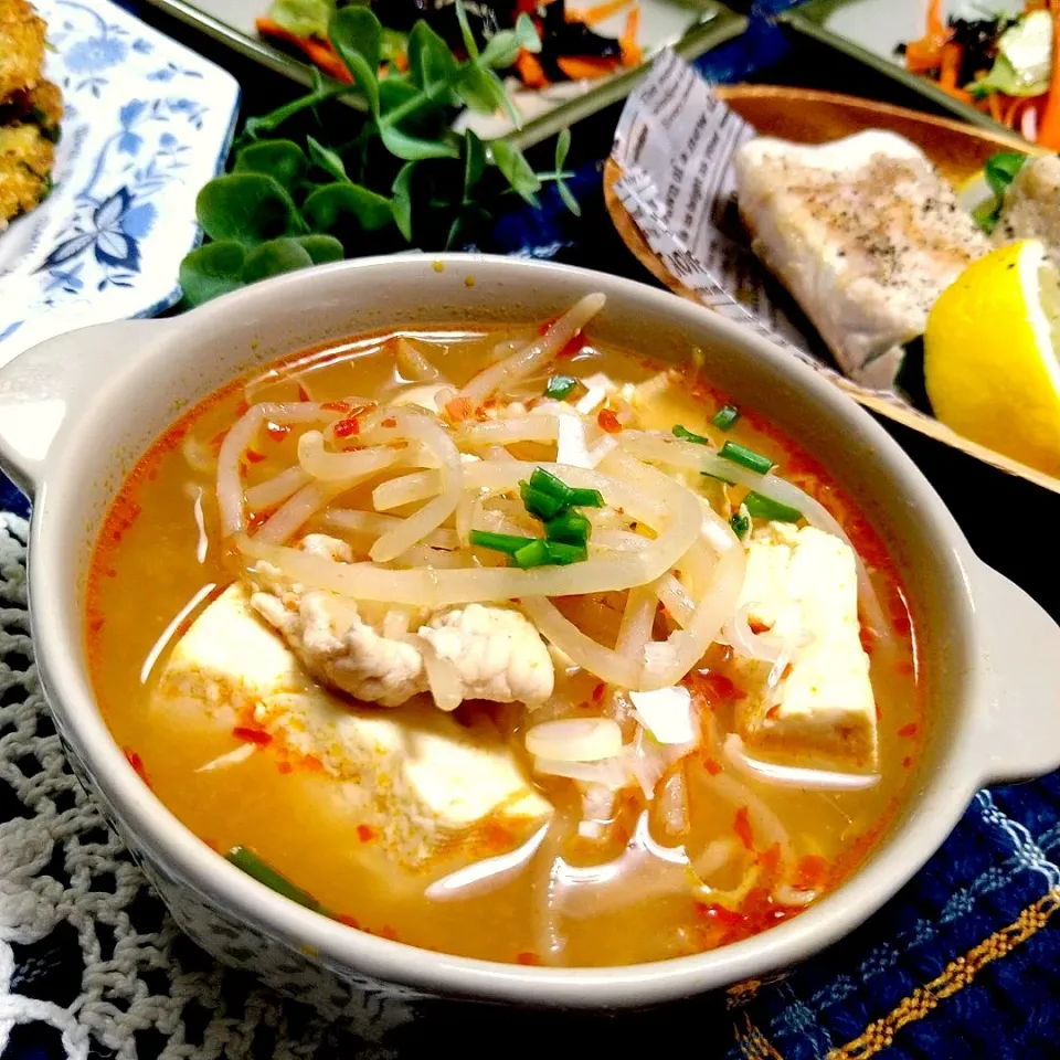 からあげビールさんの料理 ご飯にかけても旨い♪豚こまともやしと豆腐の中華風辛味噌スープ|とまと🍅さん