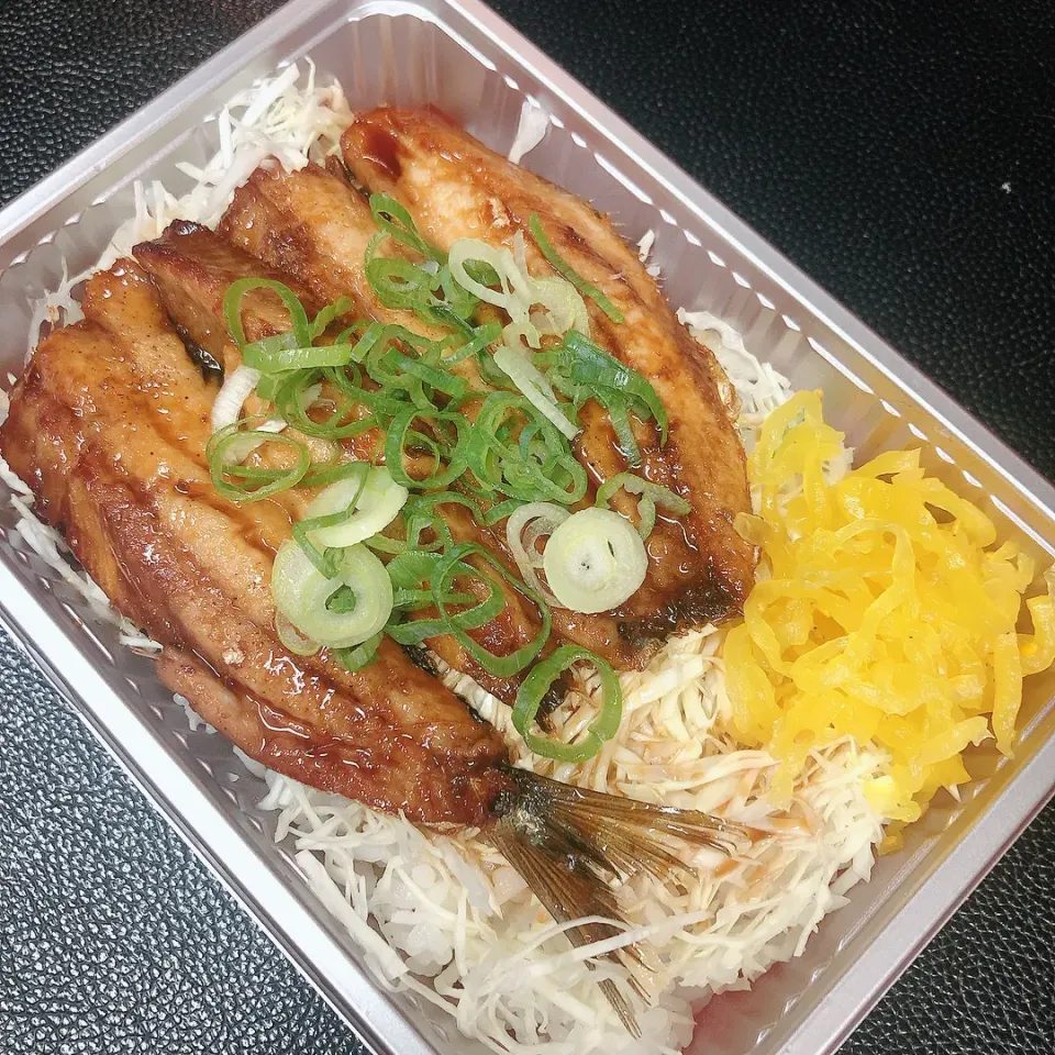 Snapdishの料理写真:いわしの蒲焼弁当|まちゃさん