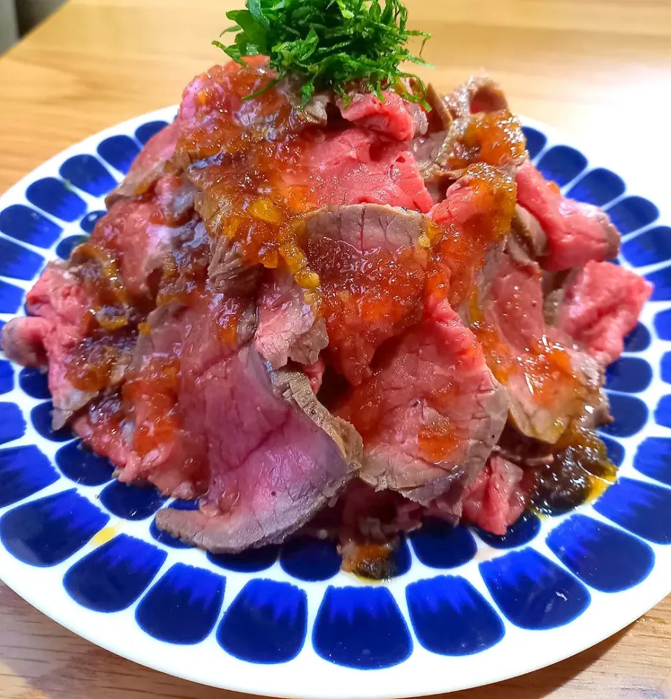 マウンテン⛰️ローストビーフ丼|ナオミさん