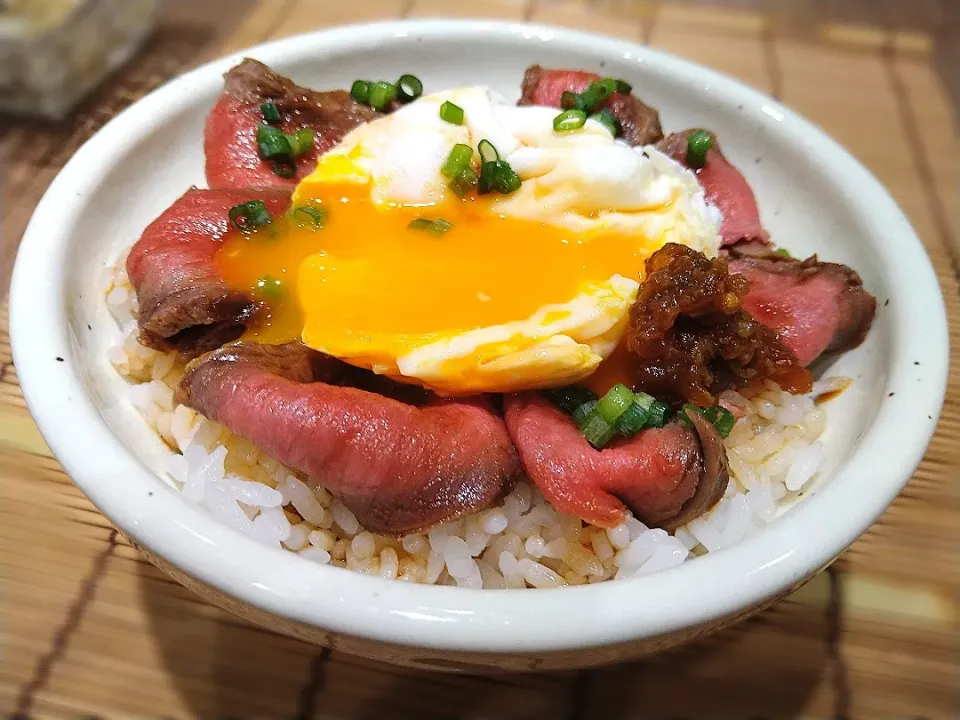 古尾谷りかこさんの料理 鹿肉の昆布締めたたき丼|古尾谷りかこさん