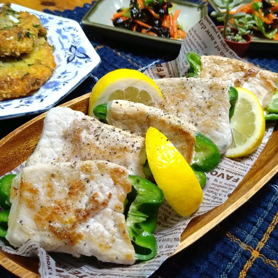 かおりん✴︎❤︎さんの料理 ピーマンのクリームチーズ詰め肉巻き|とまと🍅さん