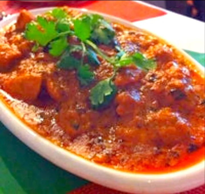 Snapdishの料理写真:Chicken Masala|NEW SEASON INDIAN RESTAURANTさん