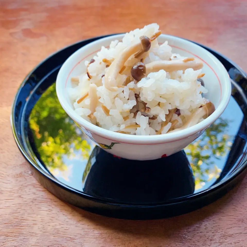 【元気回復💪🏻】塩麹きのこ御飯🍄|leeさん