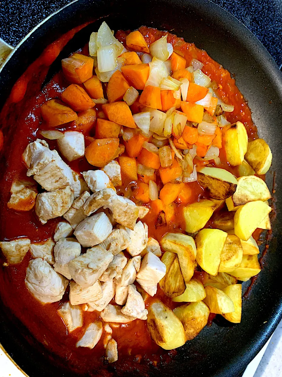 Snapdishの料理写真:ChiCkeN AfriTadA..🇵🇭🇵🇭|GeMzKiTchさん