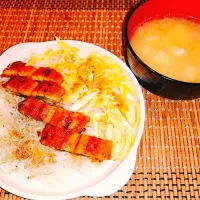 Snapdishの料理写真:うなぎ＆錦糸卵＆ラー油ちりめん丼|Mayumiさん