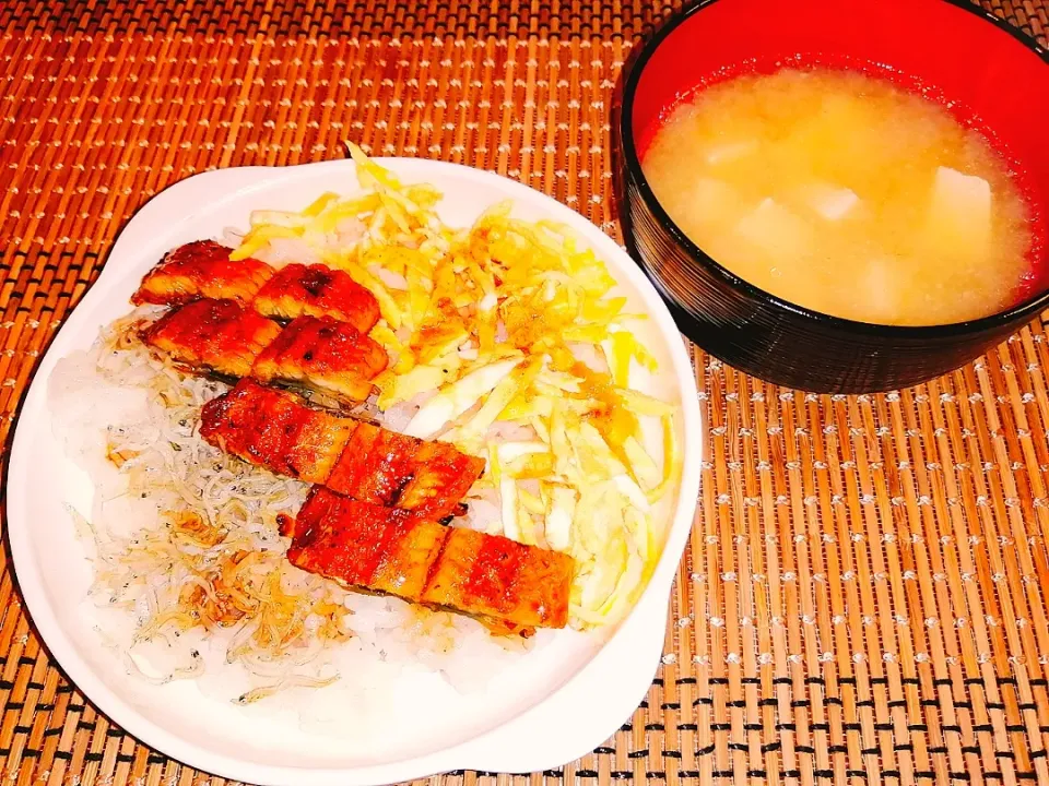 うなぎ＆錦糸卵＆ラー油ちりめん丼|Mayumiさん